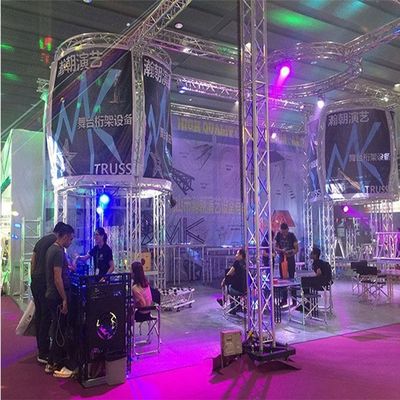 20*2mm Brace Tube and Length 1-12m Entertainment Fold Up Stage for Big Events